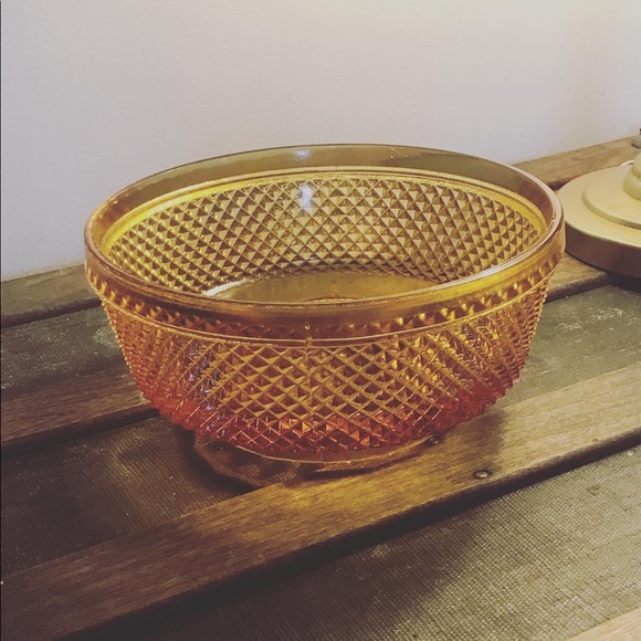 Vintage diamond point Amber glass dish - Picture 5 of 5
